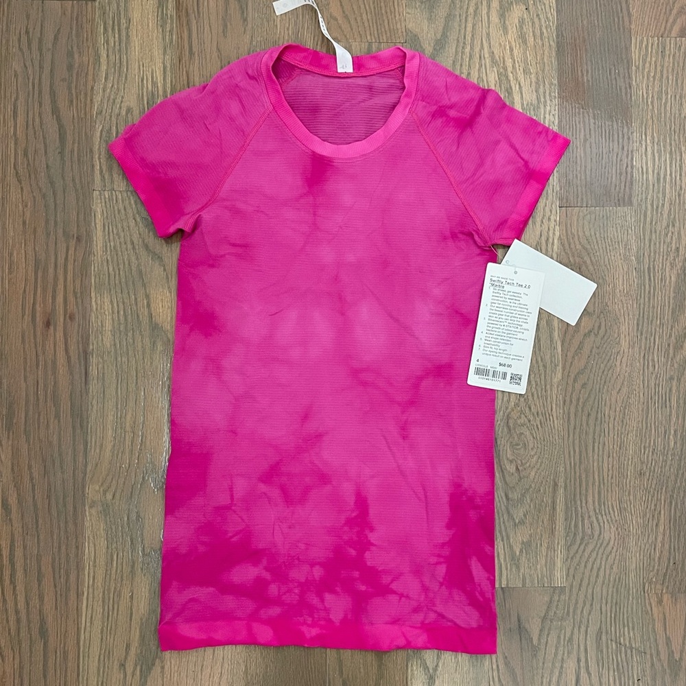 NWT Swiftly tech tee 2.0 marble